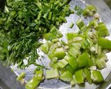 A picture of step 1 of Maggi Pizza.
