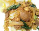 Foto langkah ke 6 dari resep Kwetiaw Goreng Ayam Bakso.