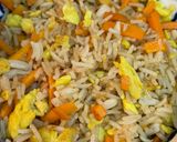 Foto del paso 3 de la receta: Arroz frito con huevo, zanahoria y soja