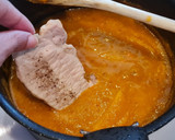 Foto del paso 6 de la receta: Filetes de lomo guisados