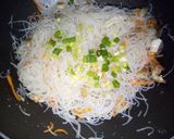 Foto langkah ke 6 dari resep Bihun ayam suwir.