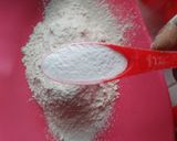 A picture of step 3 of Trees leche (milk cake).