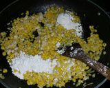 Foto langkah ke 4 dari resep Chicken, Corn, and Cheese Cream Soup.