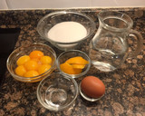 Foto del paso 1 de la receta: Tocinillo de cielo con aroma de naranja