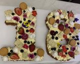 Foto del paso 11 de la receta: NUMBER CAKE de galleta para cumpleaños 1️⃣8️⃣🎉🎊