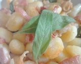A picture of step 5 of Bacon and sage gnocchi.