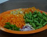 Foto langkah ke 2 dari resep Mihun rame (dengan nugget, telur, dan sayur).
