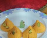 A picture of step 5 of Kesar Pistachio Mawa Modak.