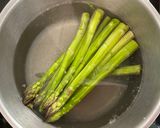 Une image de l'étape 2 de Aiguillettes de poulet au citron 🍋 et aux asperges.