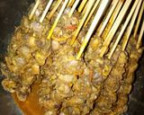 Foto langkah ke 3 dari resep Sate kerang kecap pedas (super simpel).