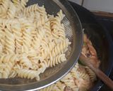 Foto langkah ke 6 dari resep Chicken Stroganoff Pasta.