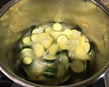 Foto del paso 2 de la receta: Crema de calabacín para la familia👪