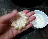 صورة لخطوة 2 من وصفة حلوى السميد