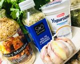 Foto del paso 1 de la receta: ALIÑO DE YOGURT para condimentar ensaladas🥗verduras🥬🥦🍆o usar como dip🍲