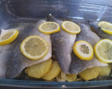 Foto del paso 4 de la receta: Lubina al horno con Limón y patatas