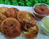 A picture of step 3 of Veg kachori.