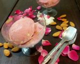 A picture of step 10 of Rose and almond ice-cream.