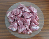Foto del paso 1 de la receta: 🇪🇸 Carrillada de cerdo al vino tinto 🇪🇸