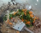 Foto langkah ke 3 dari resep Bihun jawa goreng.