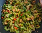 Foto langkah ke 6 dari resep Tumis pare tidak pahit.