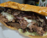 Foto del paso 19 de la receta: Sándwich🥐de berenjena🍆bbq, carne🧅, queso🧀y cebollas grillé🥯🥩🧀