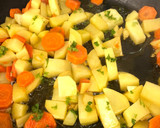 Foto del paso 5 de la receta: Medallones de merluza guisados con patatas
