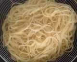 Foto langkah ke 1 dari resep Spageti Aglio Olio Bon Cabe.