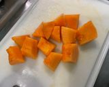 Une image de l'étape 5 de Minis brochettes apéro au saumon, melon, tomates et fromage.