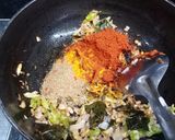 A picture of step 2 of Bharwa pyaaz ki sabji.
