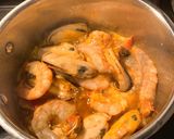 Hình bước làm 2 của món Bánh canh xương heo