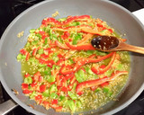 Foto del paso 1 de la receta: Arroz con pollo y champiñones