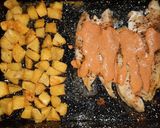Foto del paso 5 de la receta: Papas con pescado y salsa de morrón