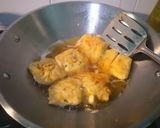 Foto langkah ke 4 dari resep Martabak Tahu Sutera.