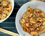 Foto del paso 6 de la receta: Udon noodles de gambas y verduras con salsa de pato Pekín