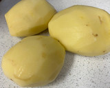 Foto del paso 1 de la receta: Chipá de papa, queso y verdeo 😋🥔🧀