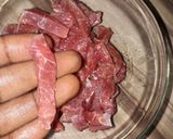 A picture of step 1 of Beef in Oyster Sauce.