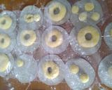 Foto langkah ke 5 dari resep Donat Madu (no mixer).