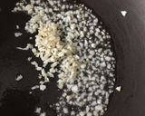 Foto del paso 3 de la receta: Langostinos rebozados con crema de ajo-curry