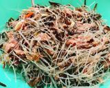 Hình bước làm 2 của món Chả giò thịt cuộn rong biển