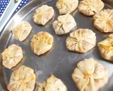 A picture of step 8 of Mix veg momos.