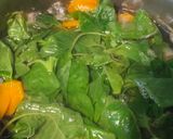Foto langkah ke 2 dari resep Sayur Bening Bayam.