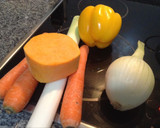 Foto del paso 1 de la receta: Crema de calabaza y zanahorias sin patata