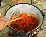 Bográcsos pincepörkölt recept fázis 10 fotója