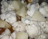 A picture of step 4 of Cauliflower dry bhaji.