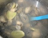 Hình bước làm 1 của món Cháo Hàu Với Nước Dùng Từ Vỏ Củ Quả