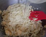 Foto langkah ke 4 dari resep Kwetiau Goreng Telur Simple.