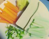 Hình bước làm 1 của món Đậu cuốn sốt tương gừng