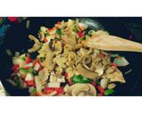 Foto del paso 4 de la receta: Farfalle con chorizo y champiñones