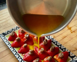 Foto del paso 4 de la receta: Fresas con anchoas en almíbar de naranja