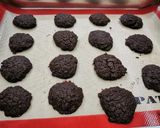 Foto langkah ke 4 dari resep Easy & light flourless chocolate cookie (keto/debm).